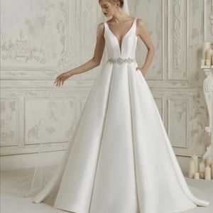 Wedding gown